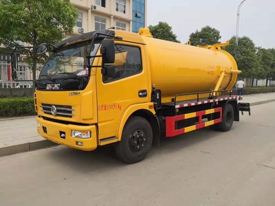 東風(fēng)8噸吸污吸糞車(chē)化糞池掏糞車(chē)配置介紹